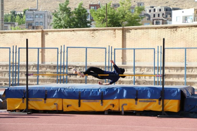 ورزشکار اصفهانی بر سکوی اول پرش ارتفاع ایستاد